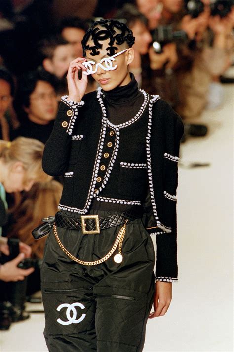 chanel fashion show 2001